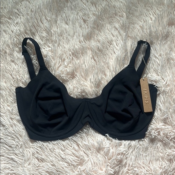 SKIMS Other - NWT Skims Onyx Bra